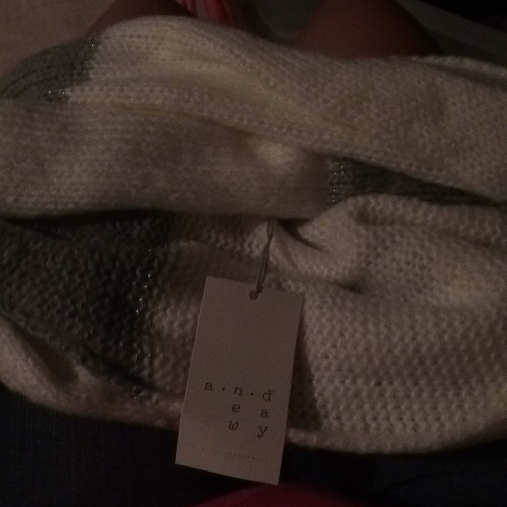 Oblong- Target scars never worn tags still on